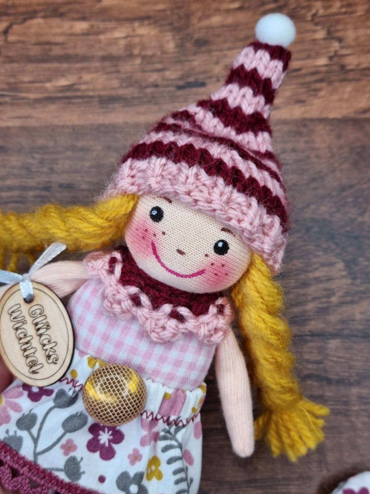 Mini Wichtel rosa-bordeaux – Bild 3